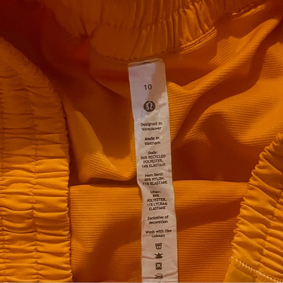 LULULEMON Hotty Hot High Rise Lined 2.5” Short - Picture 14 of 16